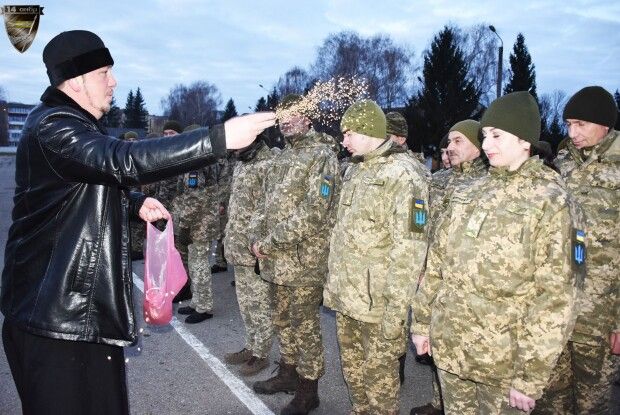 Воїнів волинської бригади «засіяли» на перемогу і всілякі гаразди