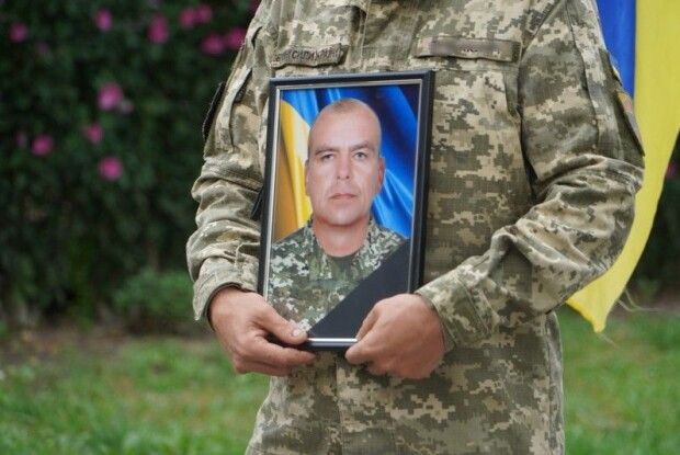 Володимир-Волинська громада провела в останню путь загиблого Героя Олега Мартинова