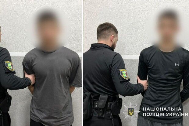У Мукачеві підлітки тероризували перехожих у дворах