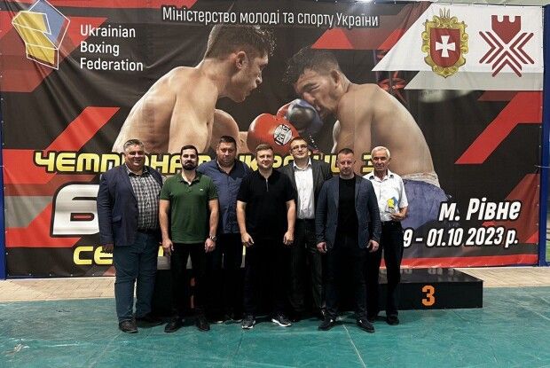На Рівненщині за звання чемпіона України змагаються 360 боксерів