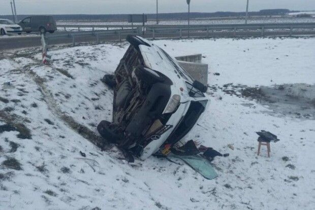 На Львівщині перекинувся автобус з пасажирами (Фото)