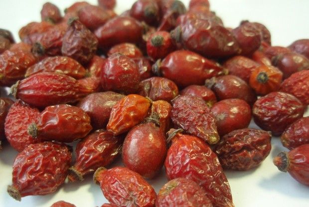 Ягоду шипшини спритники хотіли здешевити майже на мільйон