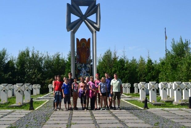 Волинські школярі стають патріотами після експедицій Україною (Фото)