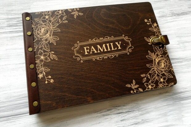 На Волині шахраї змусили чоловіка купити «золотий альбом»