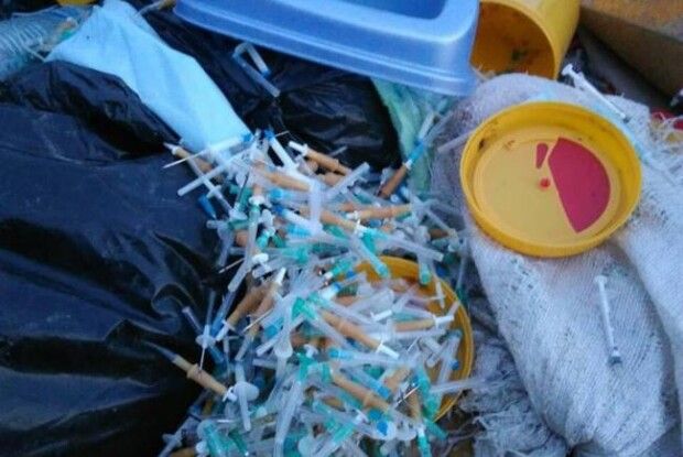 На Рівненщину привезли фуру медичного сміття зі Львова