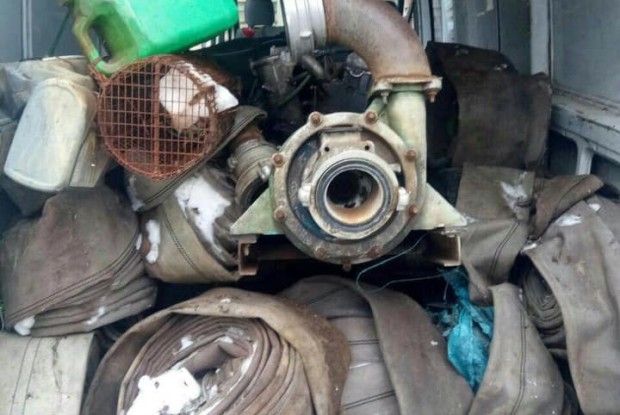 На «Варшавці» злапали шофера з мотопомпою (фото)