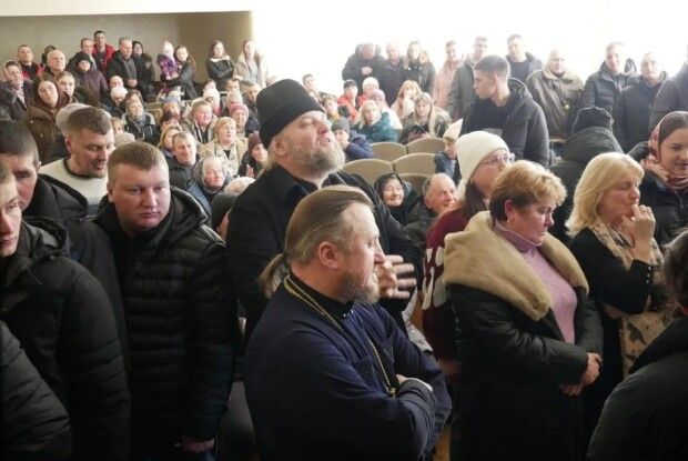 На Волині прихильники упц мп зірвали перехід громади до ПЦУ