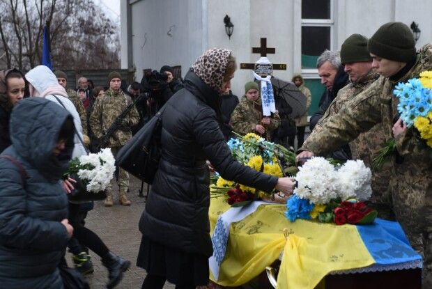 У Рівному провели в останню дорогу молодого захисника України