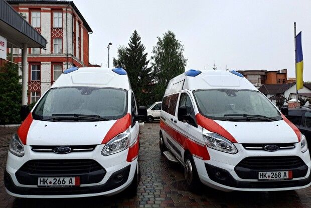 Для ковельської лікарні з Німеччини доставили дві «швидкі»