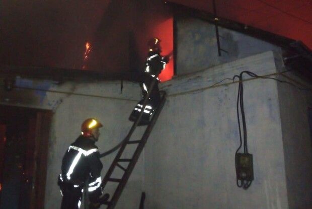Пожежникам вдалося врятувати господиню будинку, господар загинув