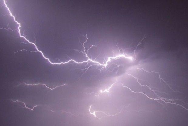 Рожище: загорання спричинив грозовий розряд