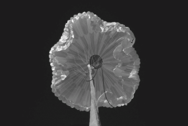 В NASA успішно протестували парашут для Марса (відео)