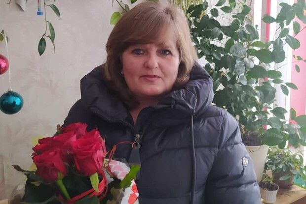 «Ах які ж у Вас очі чарівні!» – кажуть сьогодні головній маневицькій поштарівні (Відео)