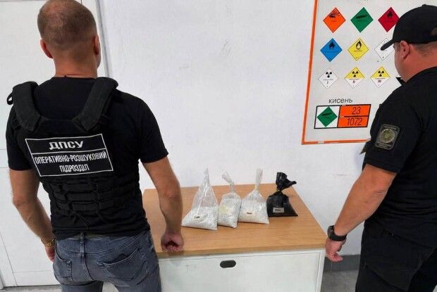 В Україну намагалися незаконно ввезти 20 кг срібла