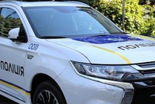 У Тернополі бабуся серед ночі залишила 2-річного онука в під’їзді