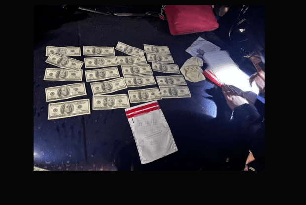 Працівниця військкомату на Заході України вимагала 2000 доларів за відмазку від армії