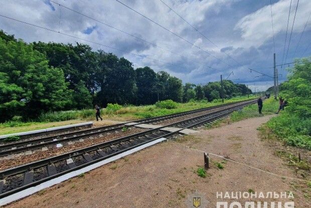 Залишив передсмертну записку: в Рівному під потягом загинув чоловік (Фото) 