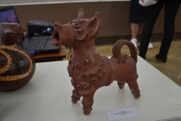 У Луцьку виставили жаданівського собаку (Фото)