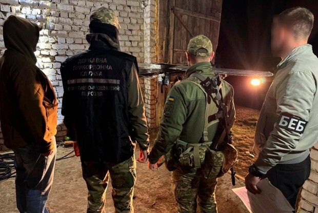 На Волині прикордонники «приземлили» контрабандистів сигарет