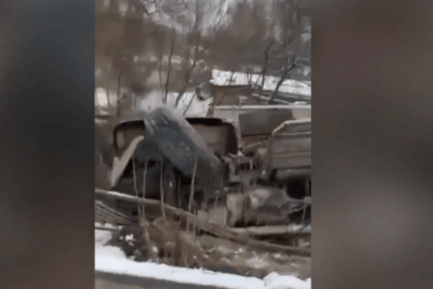 Чоловіка з собакою на смерть засипало гноєм