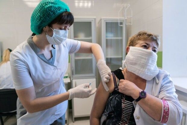 На Волині за добу – один летальний випадок від COVID-19 і рекордна кількість щеплень