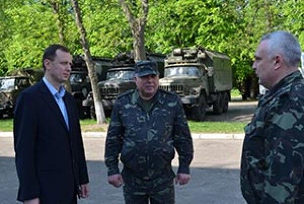 БІЛЬШ НІЖ ПІВМІЛЬЙОНА КРОКІВ НАЗУСТРІЧ УКРАЇНСЬКІЙ АРМІЇ *