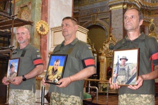 У Луцьку попрощалися з Героями Вадимом Чвирем, Альбертом Свіцею та Павлом Корчуком (Фото)