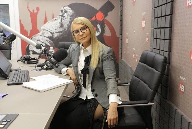 Елементи передвиборчої еротики: Юлія Тимошенко привселюдно оголила стегно