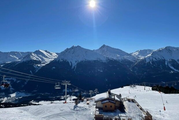 Відомі українські виконавці акапельно виконали пісню Івасюка у Французьких Альпах (Відео)