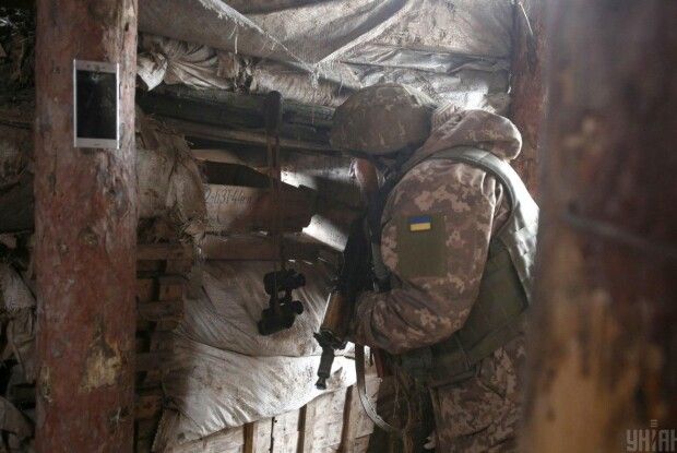 Перед Великоднем російські найманці стріляли по українських позиціях з мінометів, є поранений