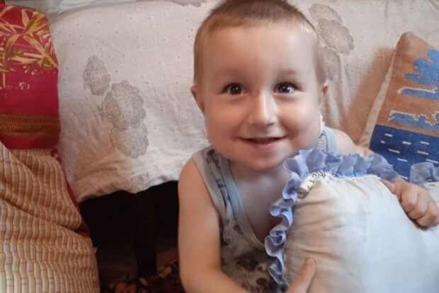 На Волині рідні дворічного малюка, у якого рідкісне захворювання, просять про допомогу