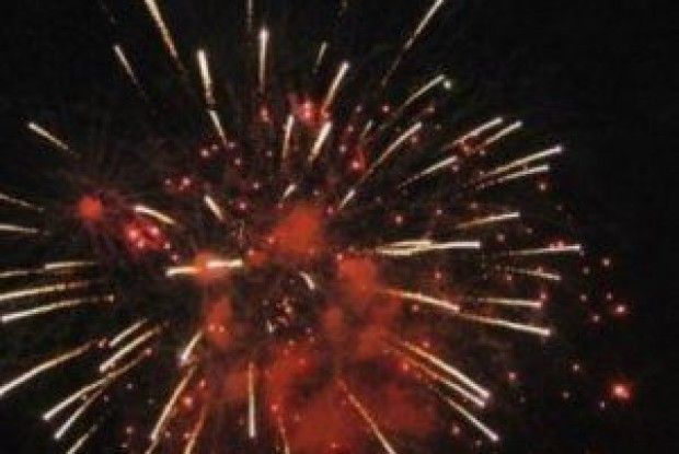 Феєрверк ледь не вбив чоловіка