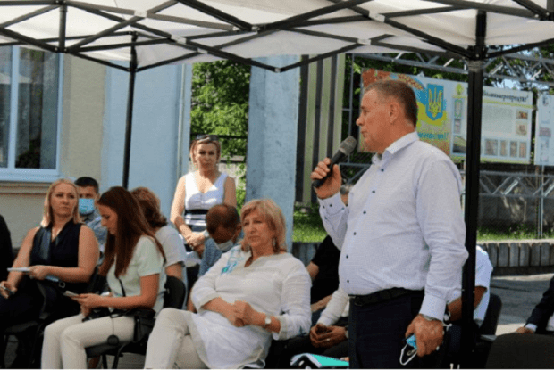 На Волині влада трьох районів, які скоро стануть одним, засипала запитаннями керівництво ОДА