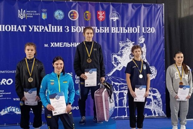 Юна борчиня з Волині стала срібною призеркою на Чемпіонаті України