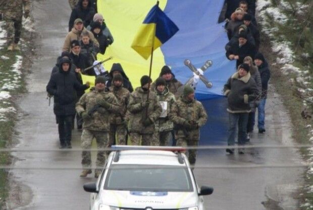 Героя поховали на сільському кладовищі: на Рівненщині попрощалися із захисником України (Фото, відео)