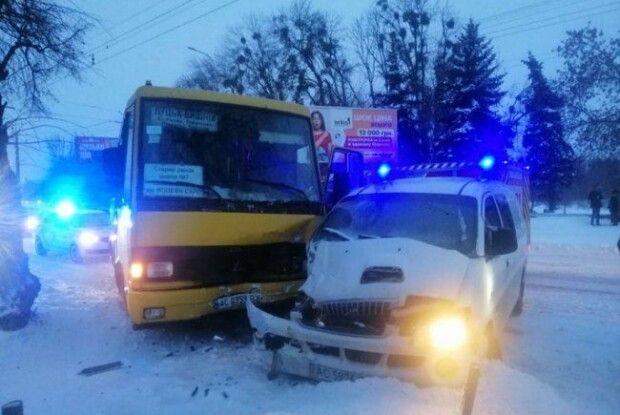 У Луцьку маршрутка зіткнулась з автомобілем (Фото)