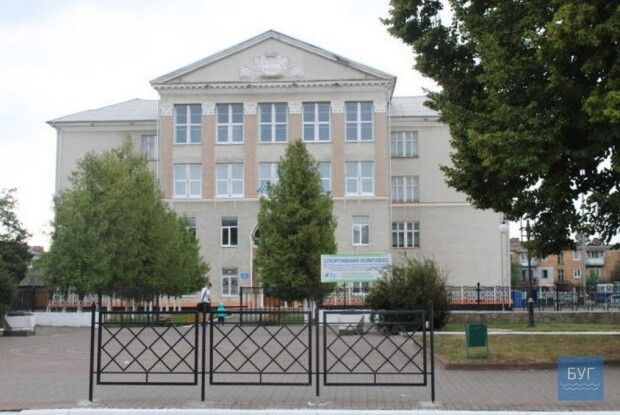 У місті на Волині хочуть повернути школярів за парти