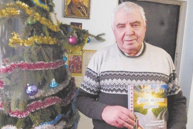 Батько духовного співу Горохівщини у день 80-річчя подарував музичній школі найдорожче – скрипку сина-віртуоза (Фото)