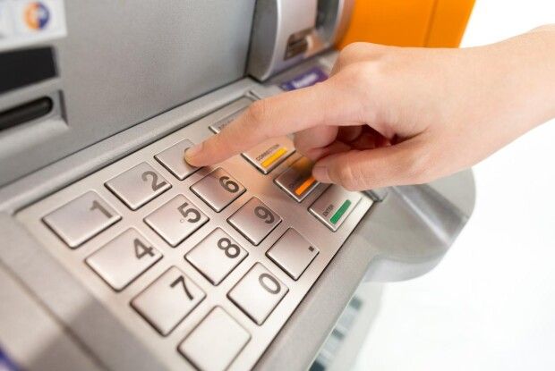 Волинянку обманув... банкомат