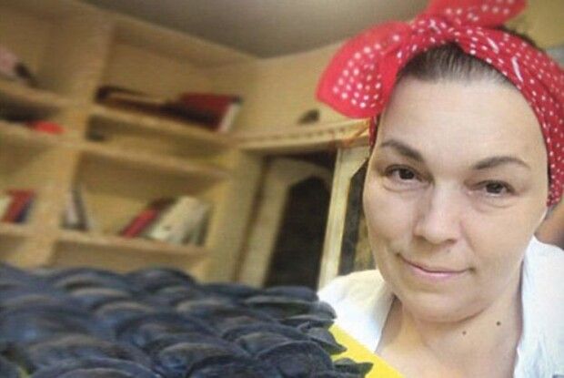 «Щоби зліпити один, потрібно зробити пальцями 13 защипів»