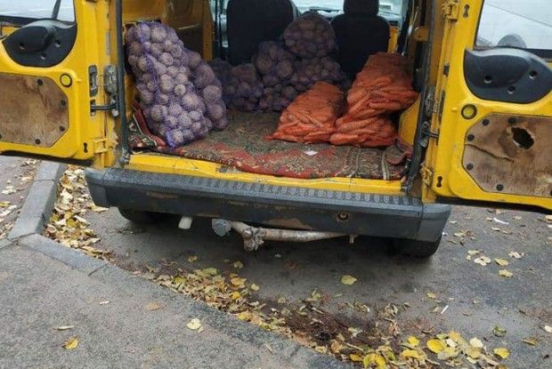 Луцькі «муніципали» взялися штрафувати продавців моркви та картоплі