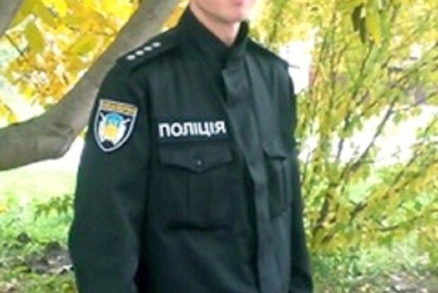 Поліцейський готовий усиновити двох малюків, від яких відмовилася мати