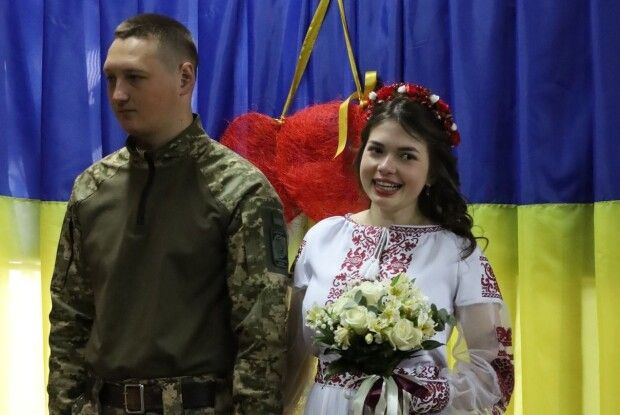 На Ковельщині одружився військовий: поспішав, бо мусить від’їжджати (Фото)