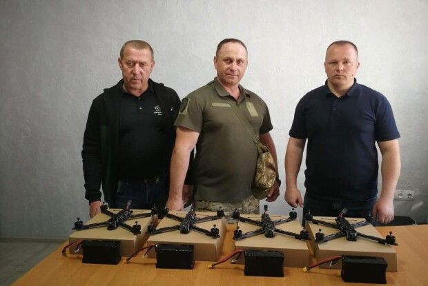 Боєць з Волині отримав дрони від земляків