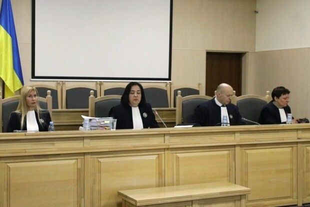 Влада штучно затягує процес: представниця президента не прийшла у Верховний Суд щодо санкцій Порошенка