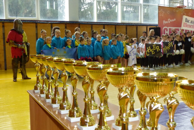 Луцьк від драйву аж хитався, Любарт щиро дивувався – Волинь приймала змагання із чирлідингу! (Фото,відео)