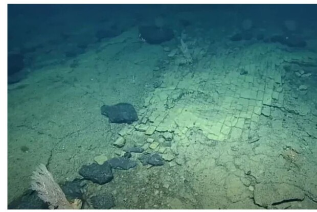 На дні Тихого океану знайшли дорогу з жовтої цегли із міфів про Атлантиду, але це – не сенсація