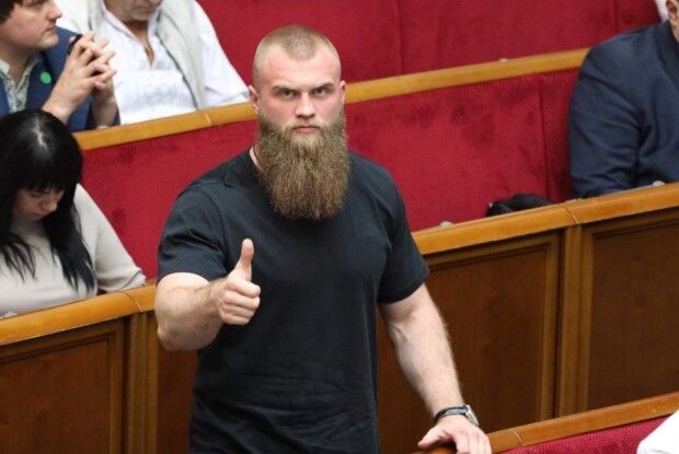 Народний депутат вніс велику заставу за священнослужителя мп, який називав воїнів-«азовців» «упирями»