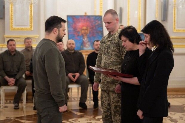 Президент вручив «Золоту Зірку» рідним загиблого Героя з Волині
