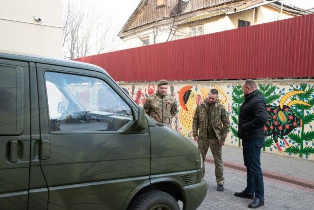 Громада на Волині передала ще один мікроавтобус для потреб ЗСУ